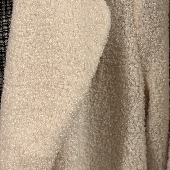 Mystery - Yummy Ivory Soft fluffy Terry long coat - lined in houndstooth satin - Picture 5 of 7